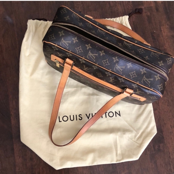 ❤ Louis Vuitton Cite GM Monogram Shoulder Bag❤ - Picture 12 of 14